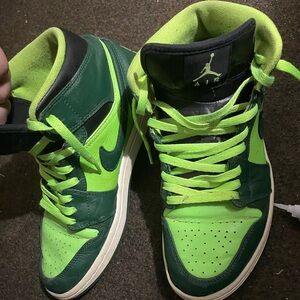 Jordan 1 mid gorge green